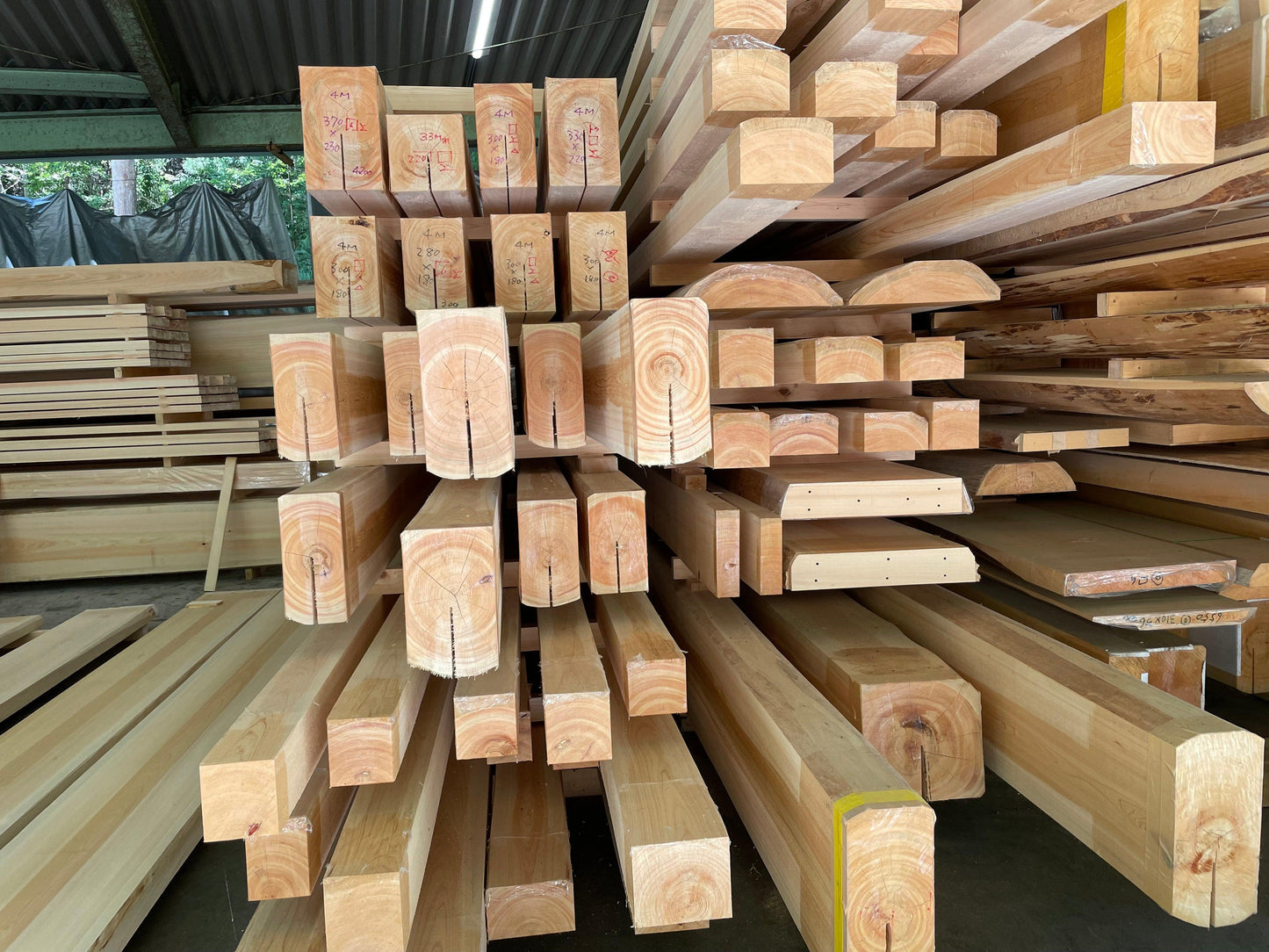 HINOKI lumber raw wood (Japanese cypress)