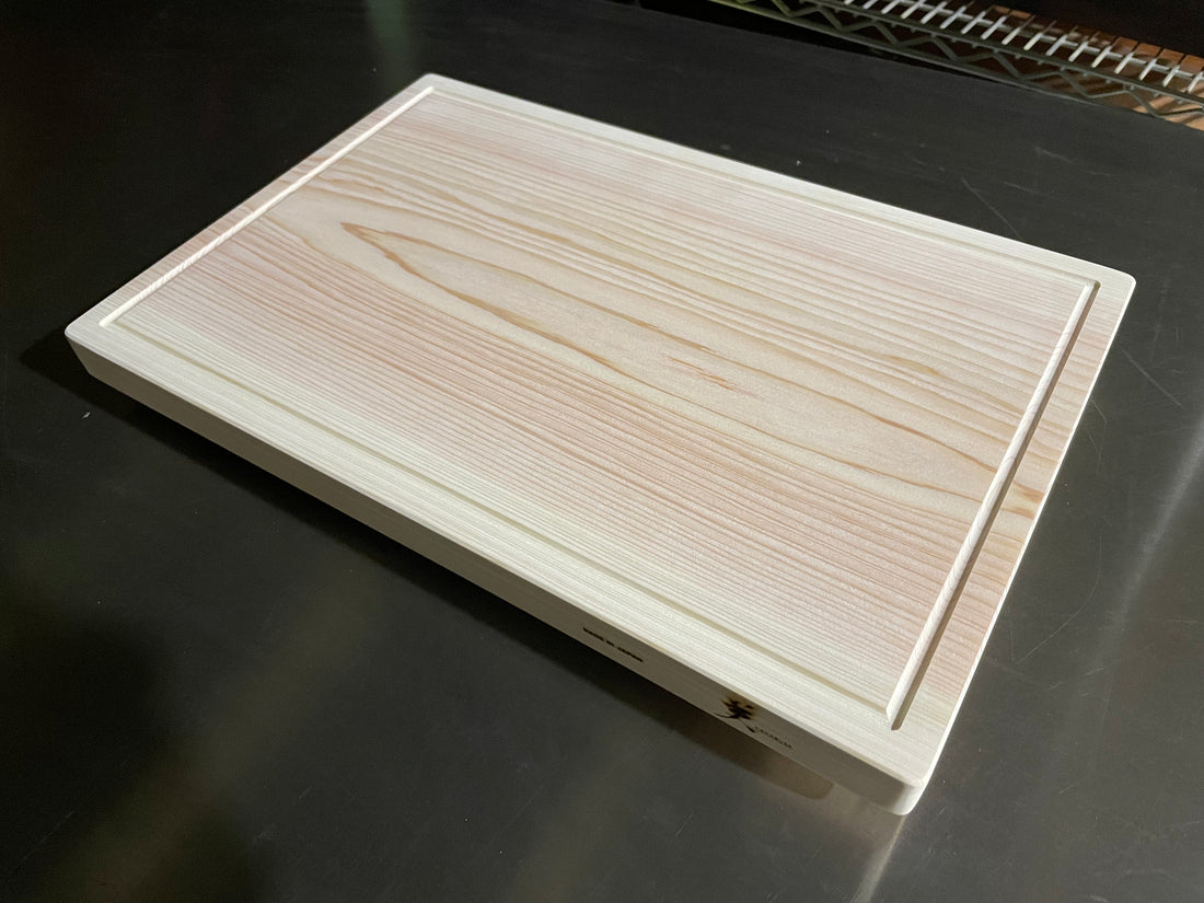 Hinoki cutting board with grooving