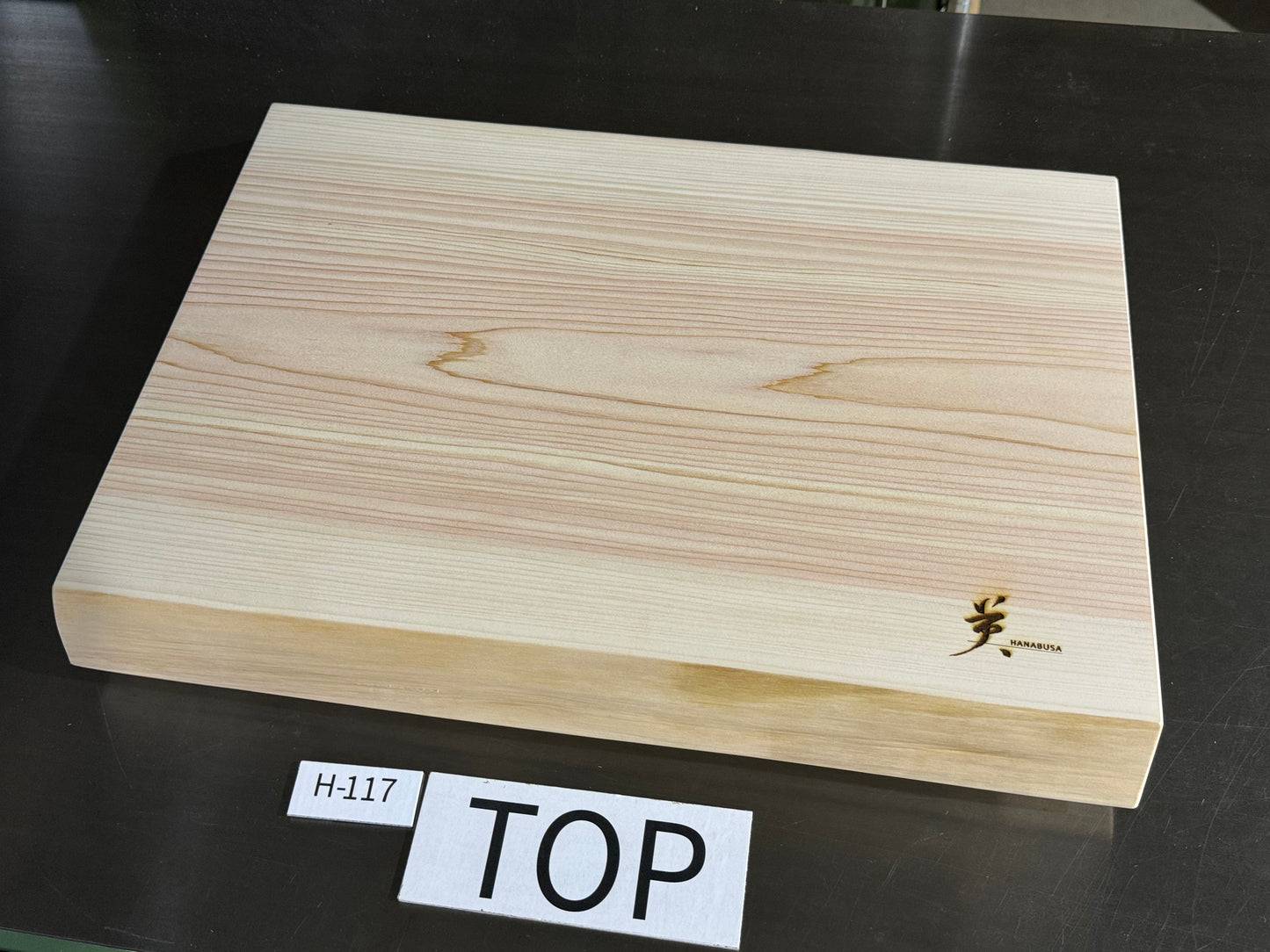 HINOKI cutting board  Live Edge（Japanese Cypress）  No,H-117