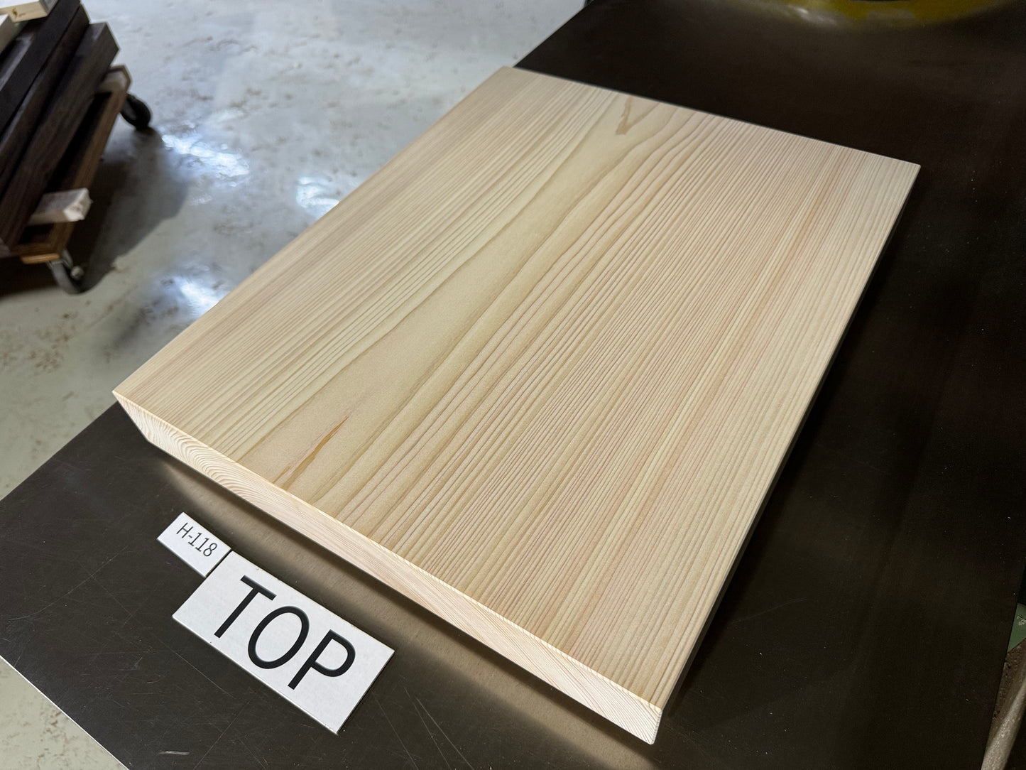 HINOKI cutting board（Japanese Cypress）  No,H-118